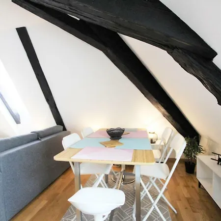 Apartment Historic Center - La Collegiale 4 Etoiles - Bookingalsace